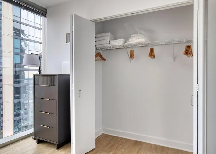 Loop 2br W Gym Playroom Pool Close To L Chi-960 Apartment *